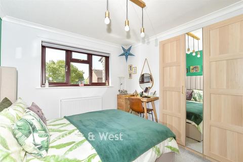 3 bedroom end of terrace house for sale, Martlet Close, Chichester PO19