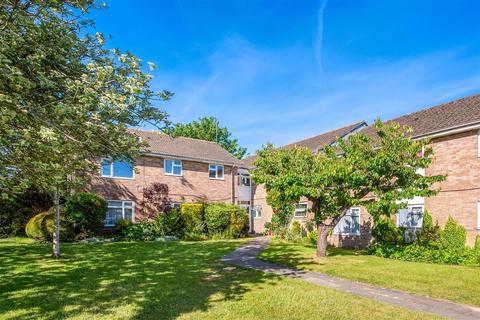 2 bedroom flat for sale, Elizabeth Road, Chichester