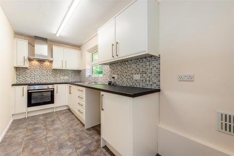 2 bedroom flat for sale, Elizabeth Road, Chichester