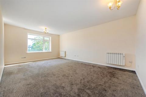 2 bedroom flat for sale, Elizabeth Road, Chichester