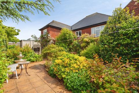 2 bedroom detached bungalow for sale, Sandringham Avenue, Helsby, Frodsham