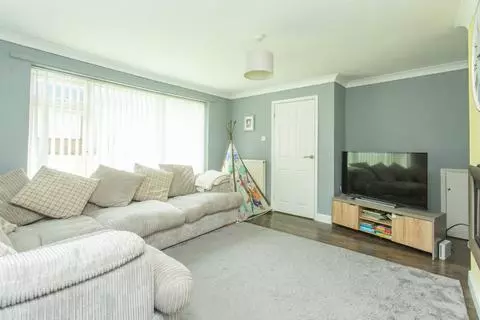 3 bedroom semi-detached house for sale – pohled 2
