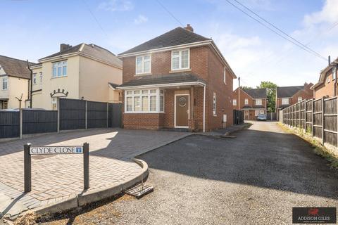 4 bedroom detached house for sale, Upton Road, Slough, Berkshire, SL1
