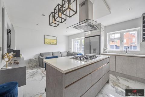 4 bedroom detached house for sale, Upton Road, Slough, Berkshire, SL1