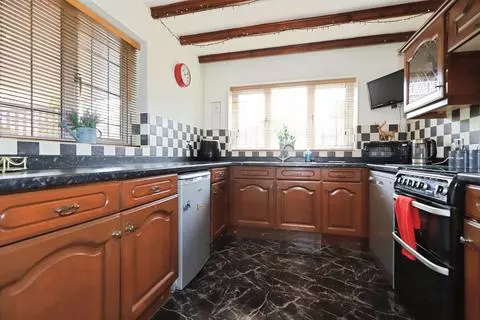 4 bedroom detached house for sale - Widok 3