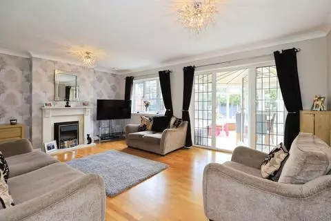 4 bedroom detached house for sale - Widok 4