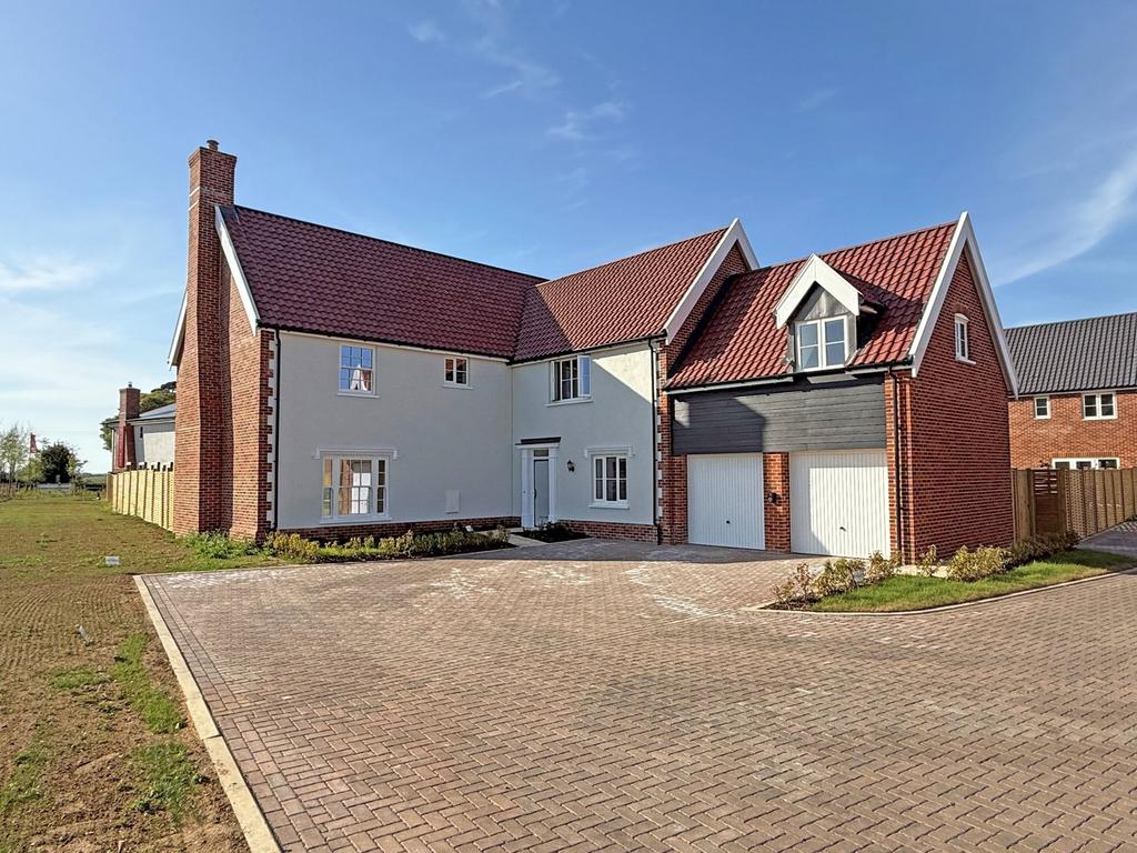5 bedroom detached house for sale