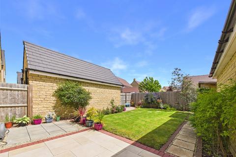4 bedroom detached house for sale, Somerdale Avenue, Brockworth, Gloucester, Gloucestershire, GL3