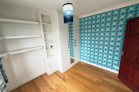 2 bedroom terraced house to rent, Linden Avenue, Ruislip HA4