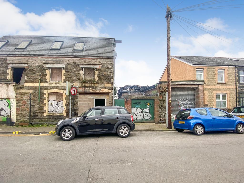 111-112 Clifton Street, Cardiff, CF24 1LU - View 3