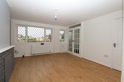 3 bedroom house to rent, Tiffany Close, Bletchley, Milton Keynes
