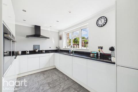 4 bedroom detached house for sale, Broughton Gardens, Brant Road