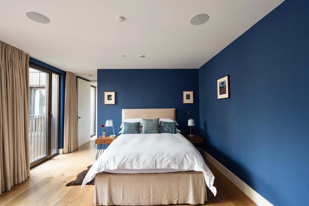 Master bedroom, balcony