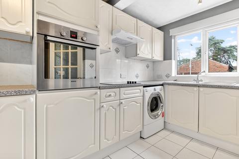 2 bedroom bungalow for sale, Berkshire RG12