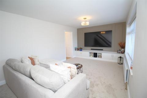 3 bedroom detached house to rent, Mallings Lane, Maidstone ME14