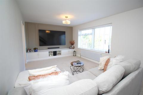 3 bedroom detached house to rent, Mallings Lane, Maidstone ME14