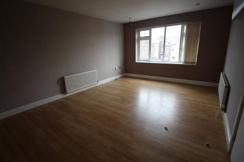 2 bedroom apartment to rent, Moscow Drive, LIVERPOOL