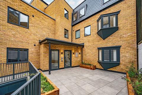 1 bedroom flat for sale, Walbourne Studios, London N1
