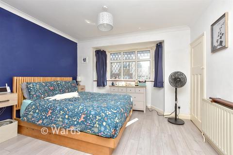 3 bedroom terraced house for sale, St. Leonard's Avenue, Chatham ME4