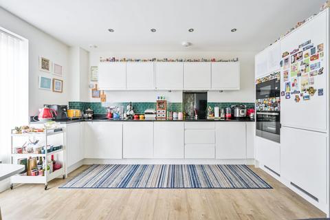2 bedroom flat for sale, Bowen Drive, Charlton, London, SE7