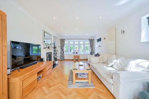 3 bedroom detached house for sale, Cleveland Road, Worcester Park, KT4