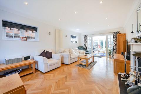 3 bedroom detached house for sale, Cleveland Road, Worcester Park, KT4