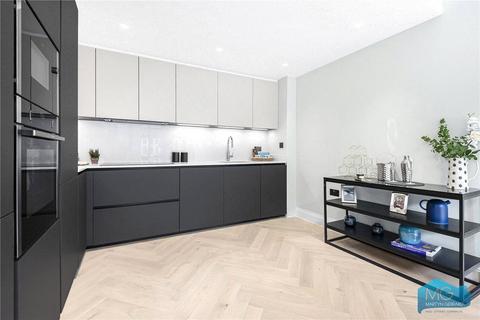 3 bedroom house to rent, Aylmer Parade, London, N2