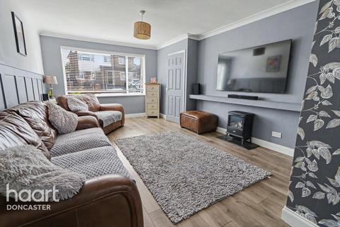 3 bedroom semi-detached house for sale, Melford Drive, Doncaster