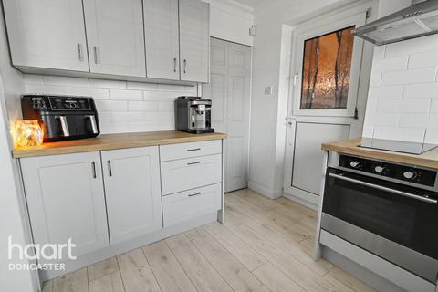 3 bedroom semi-detached house for sale, Melford Drive, Doncaster