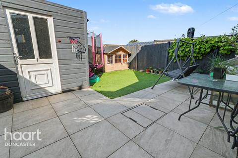 3 bedroom semi-detached house for sale, Melford Drive, Doncaster