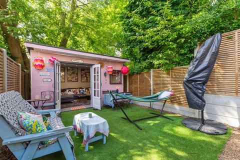 2 bedroom terraced house for sale, Red Lion Lane, London, SE18