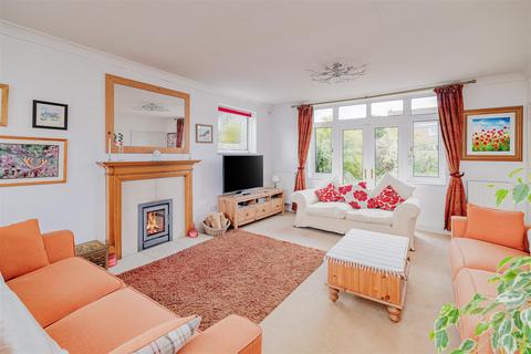 4 bedroom detached house for sale, 16 New College Road, Shrewsbury, SY2 6PU
