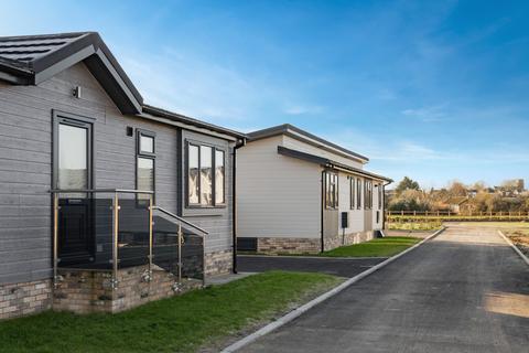 2 bedroom park home for sale, Belton, Norfolk, NR31