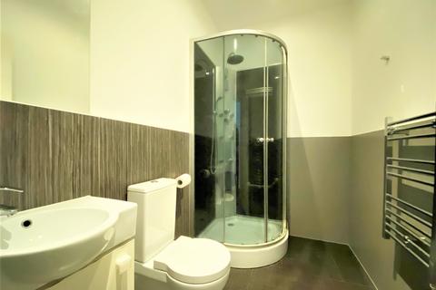 Studio to rent, Guildford Park Road, Guildford GU2
