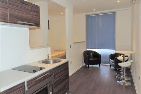 Studio to rent, Guildford Park Road, Guildford GU2