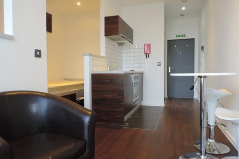 Studio to rent, Guildford Park Road, Guildford GU2