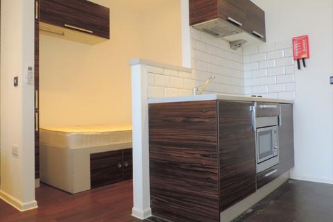 Studio to rent, Guildford Park Road, Guildford GU2