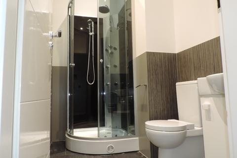 Studio to rent, Guildford Park Road, Guildford GU2