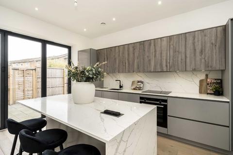 3 bedroom semi-detached house for sale, Beulah Hill, Crystal Palace SE19