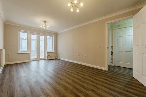 3 bedroom chalet for sale, Oakleigh Drive, Swaffham