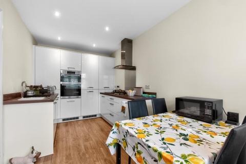 4 bedroom terraced house for sale, Farro Drive, York