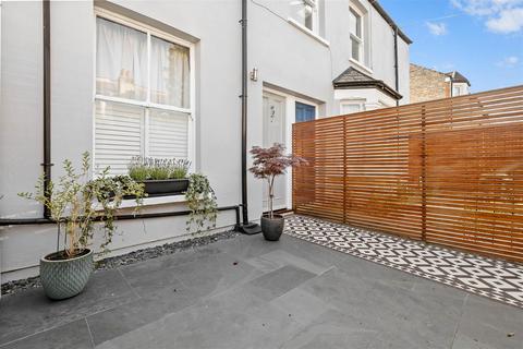 2 bedroom flat for sale, Replingham Road, London