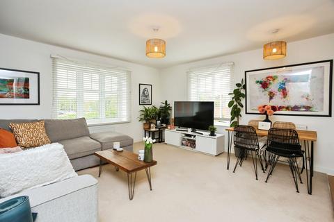 2 bedroom flat for sale, Dame Kelly Holmes Way, Tonbridge, Kent, TN9