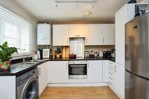 2 bedroom flat for sale, Dame Kelly Holmes Way, Tonbridge, Kent, TN9