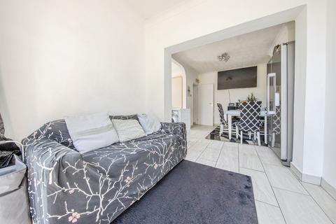 3 bedroom semi-detached house for sale, Anita Close East, Ipswich