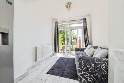 3 bedroom semi-detached house for sale, Anita Close East, Ipswich