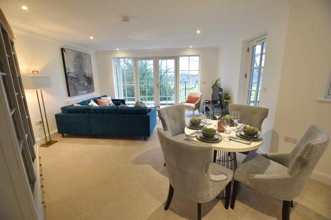 2 bedroom flat for sale, Sandbanks Road, Poole, BH14