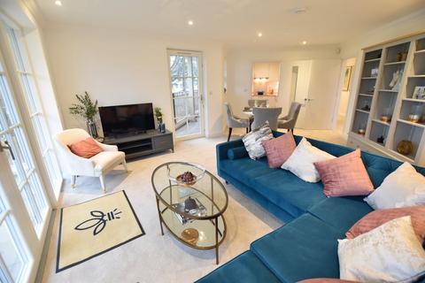 2 bedroom flat for sale, Sandbanks Road, Poole, BH14