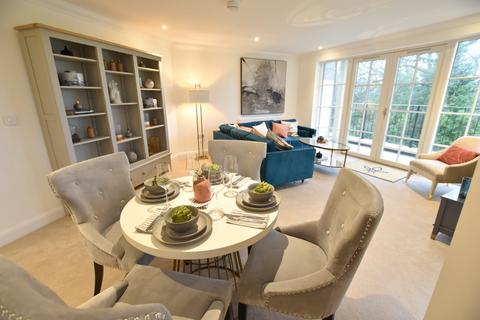 2 bedroom flat for sale, Sandbanks Road, Poole, BH14