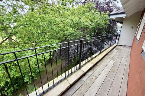 2 bedroom flat for sale, Sandbanks Road, Poole, BH14